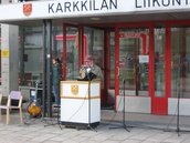 Juontaja Tauno Koivunen juonsi tilaisuuden 30-vuotisella rutiinilla. 